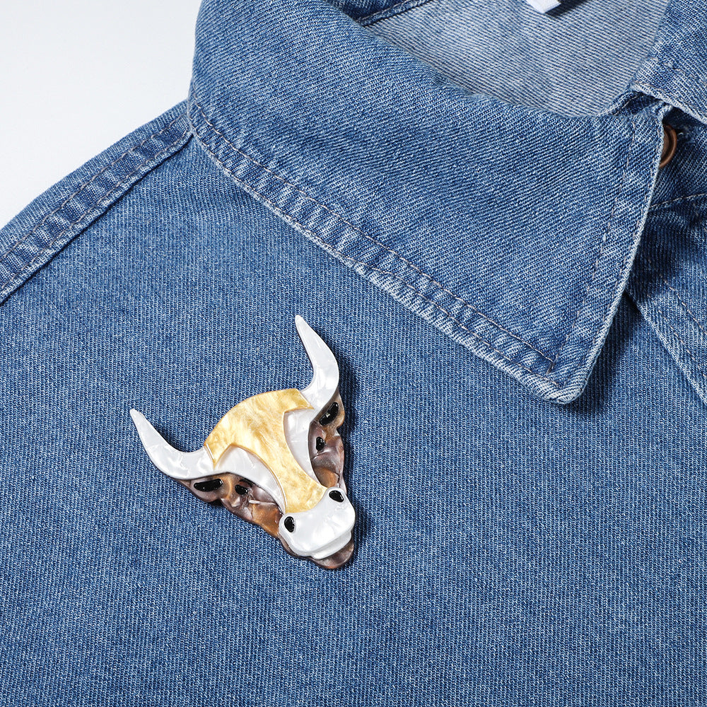Bull Head Acrylic Brooch PA4608