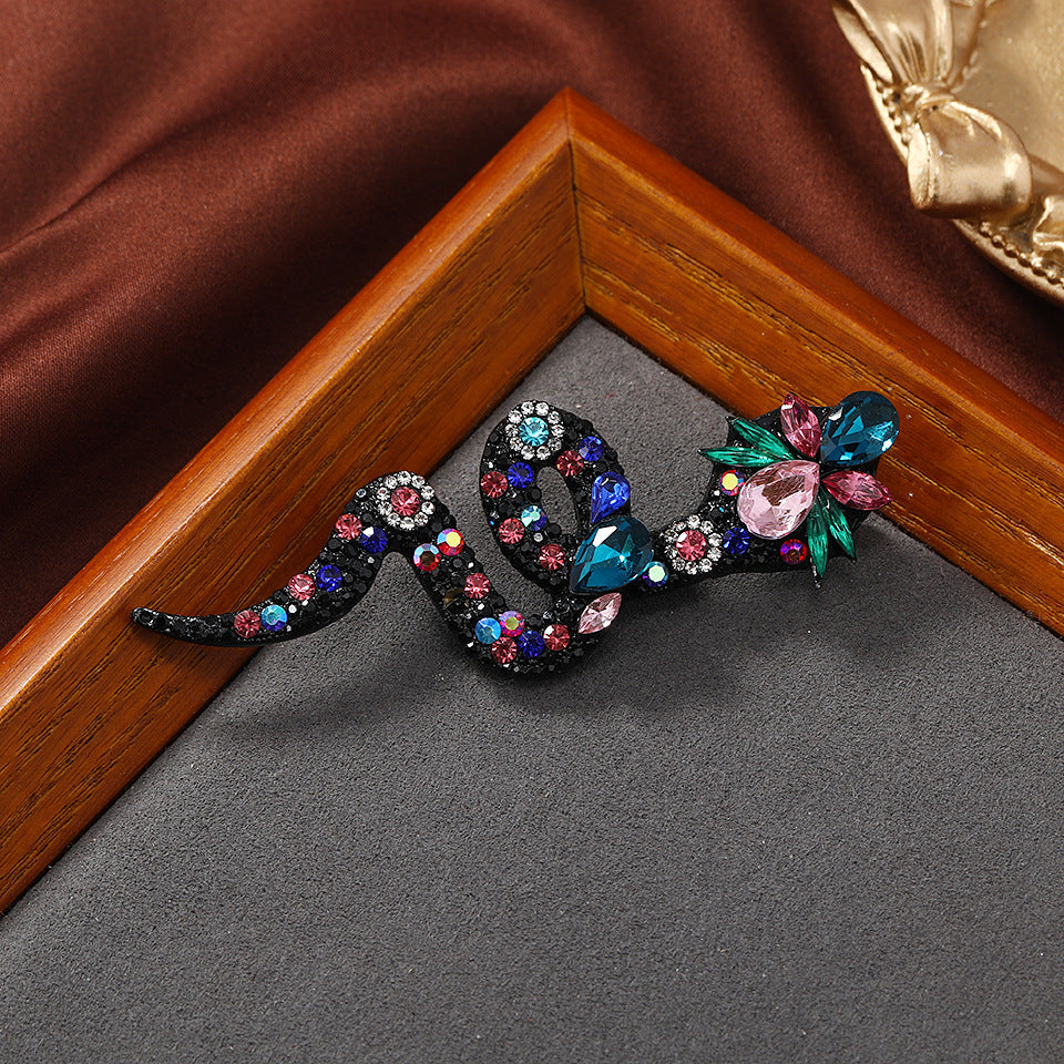 Snake Rhinestone Brooch PA4935