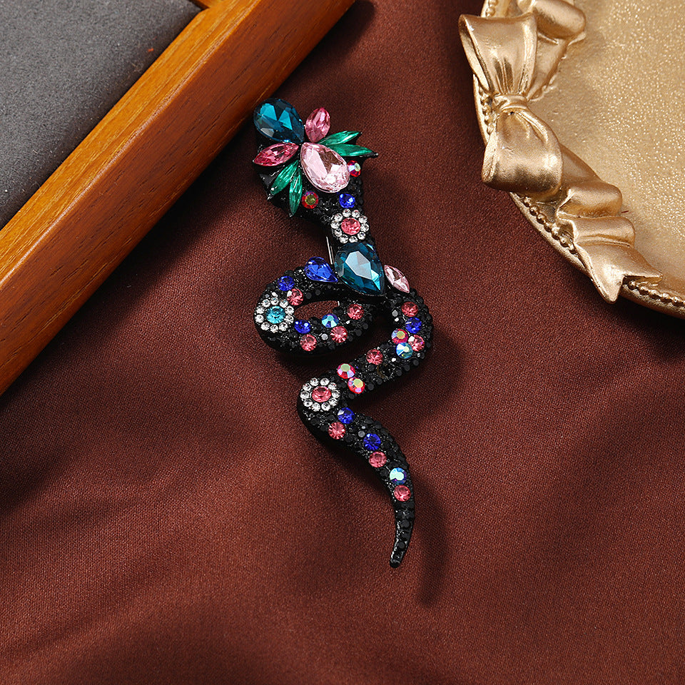 Snake Rhinestone Brooch PA4935