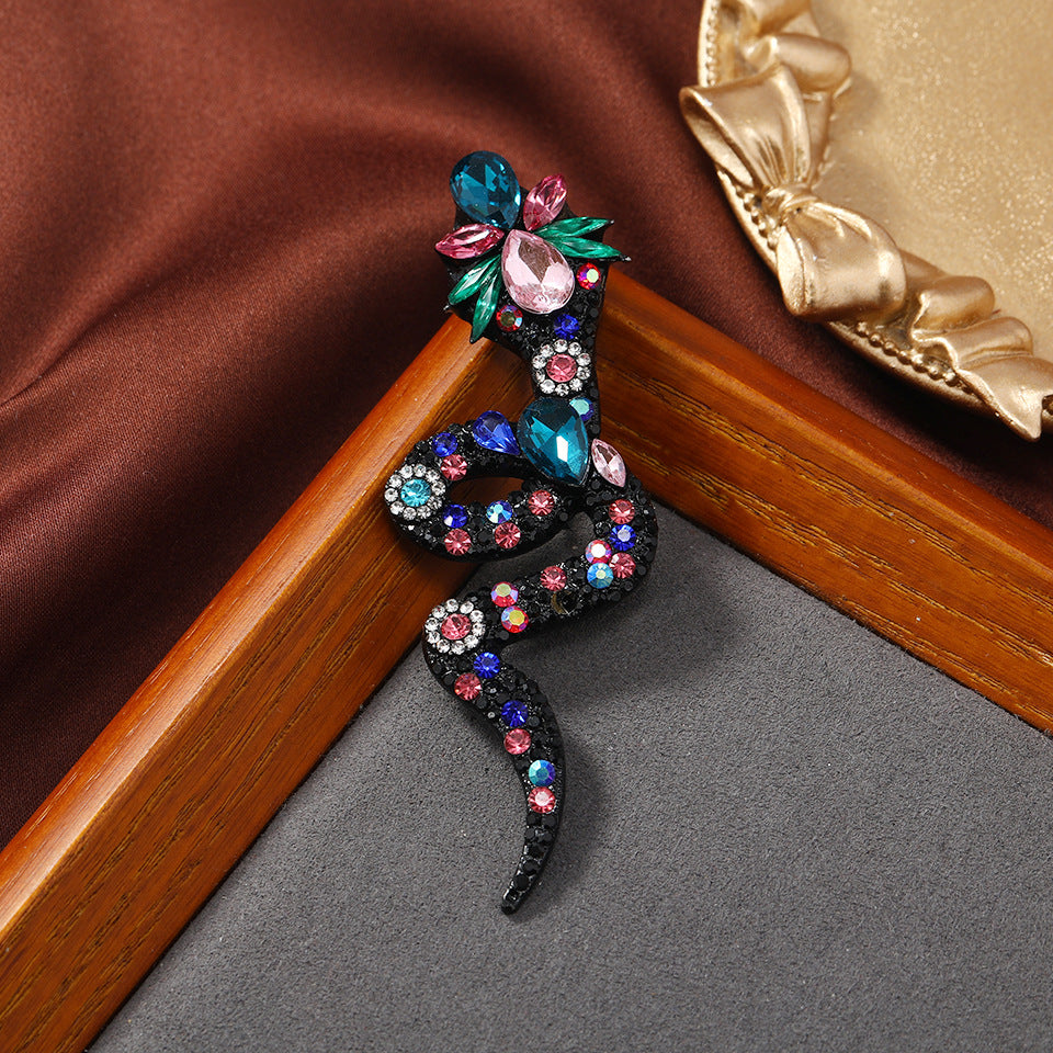 Snake Rhinestone Brooch PA4935