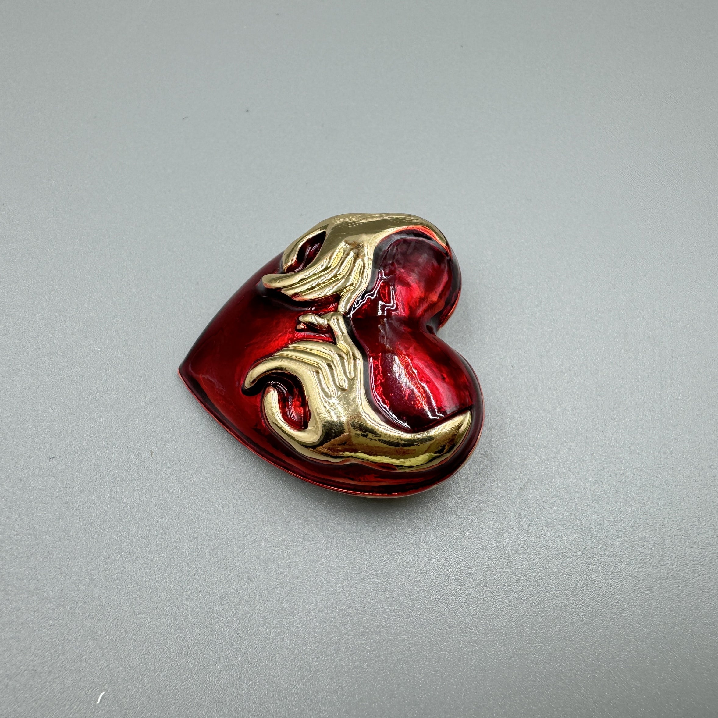 Heart-Shaped Brooch PA5083