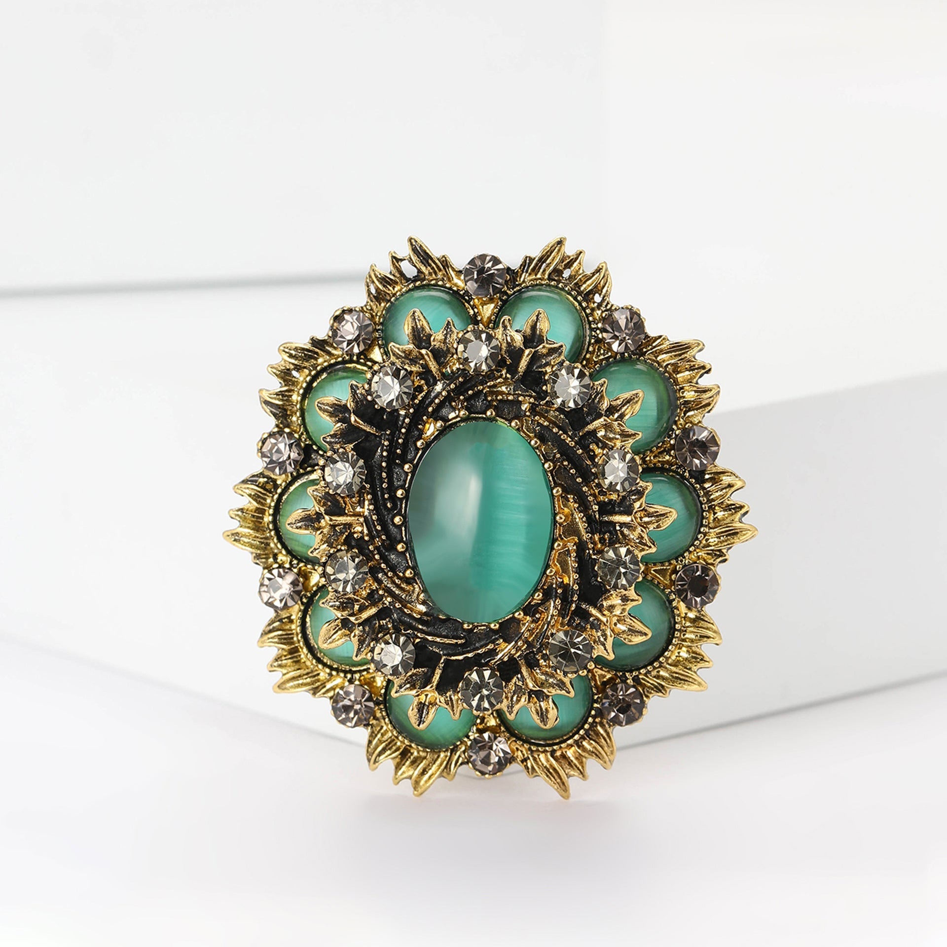 Baroque Retro Cat Eye Brooch PA5239