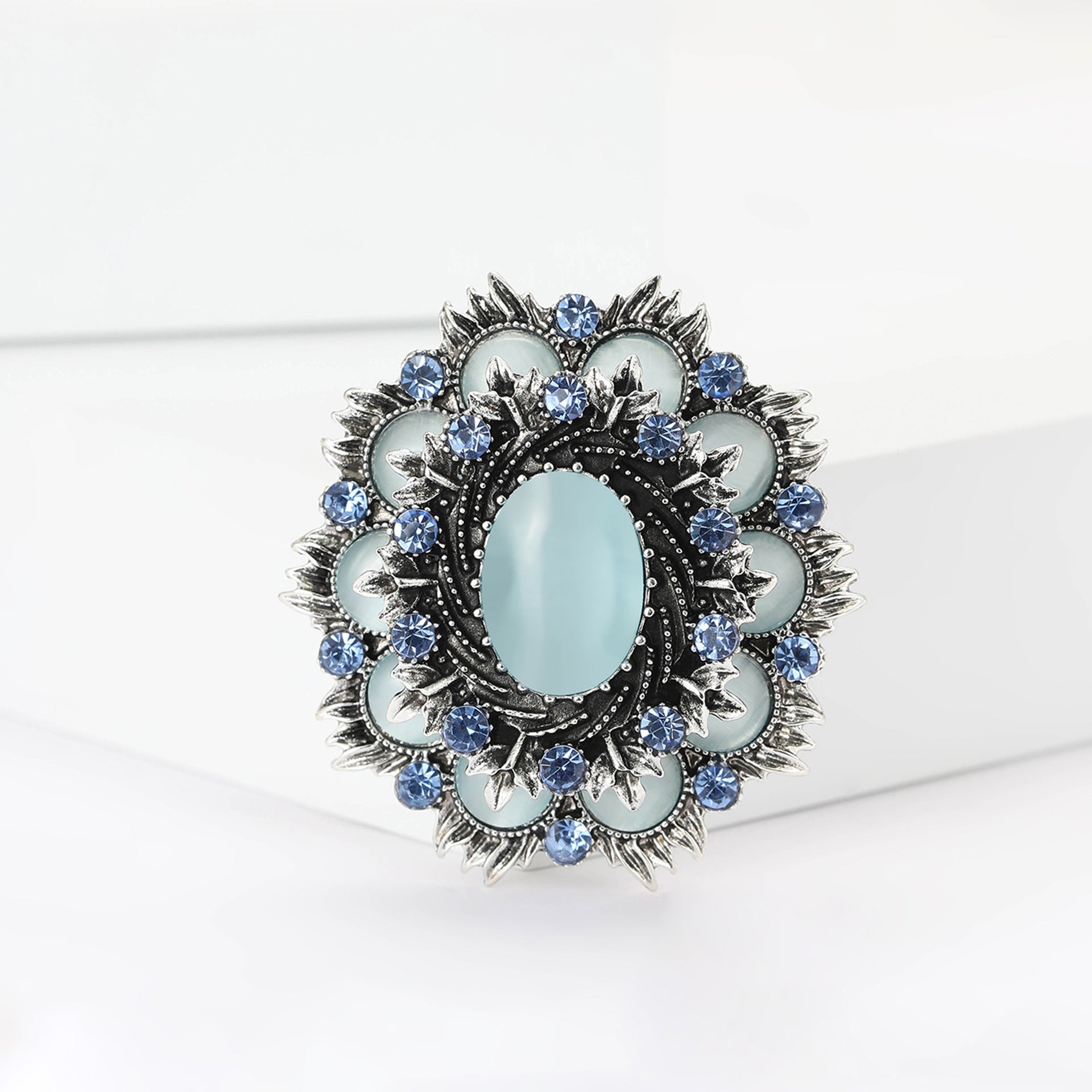 Baroque Retro Cat Eye Brooch PA5239