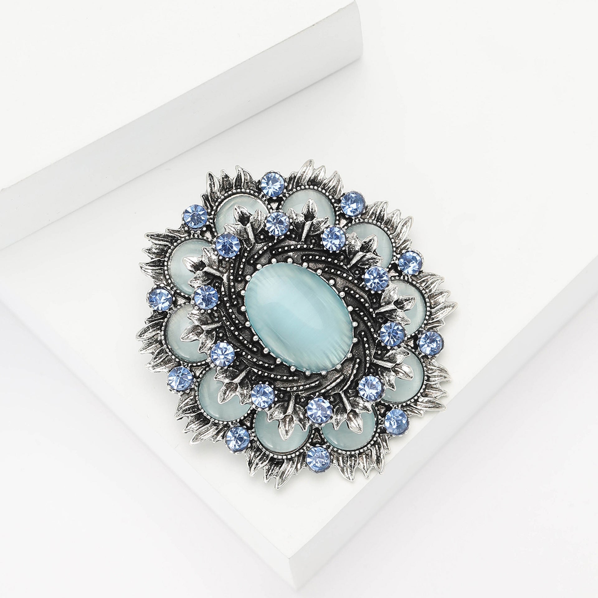Baroque Retro Cat Eye Brooch PA5239