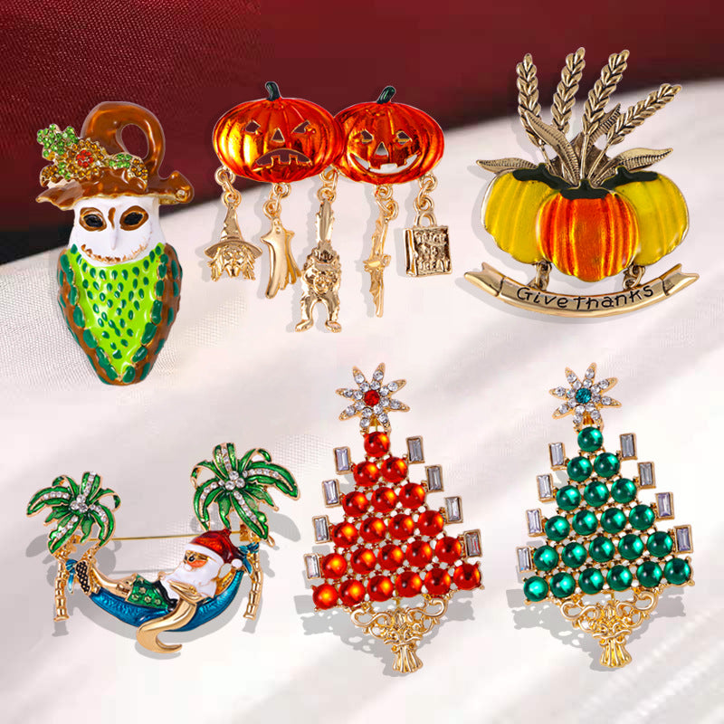 Christmas Santa Claus On Vacation Brooch PA5254