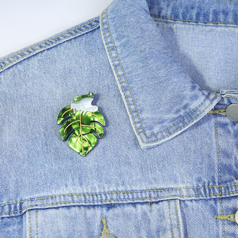 Acrylic Frog Leaf Brooch PA5386