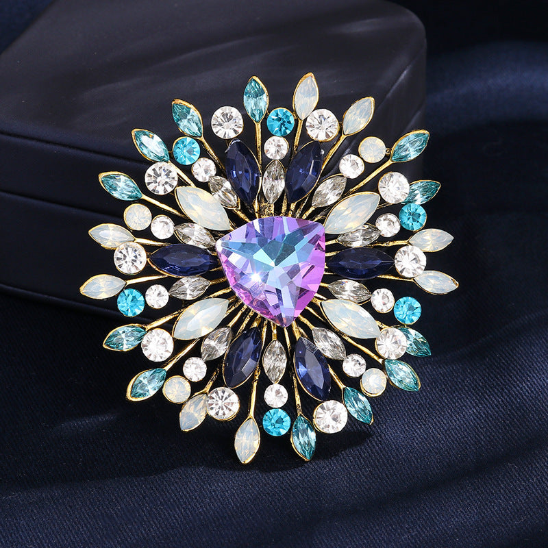 Vintage Style Large Crystal Brooch PA5571