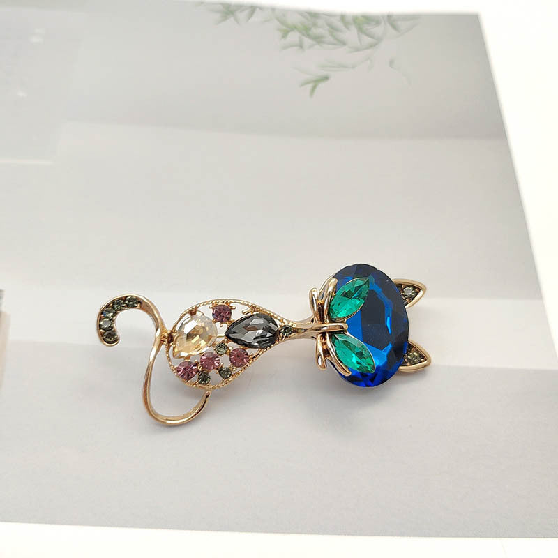 Cat Shaped Brooch PA5622