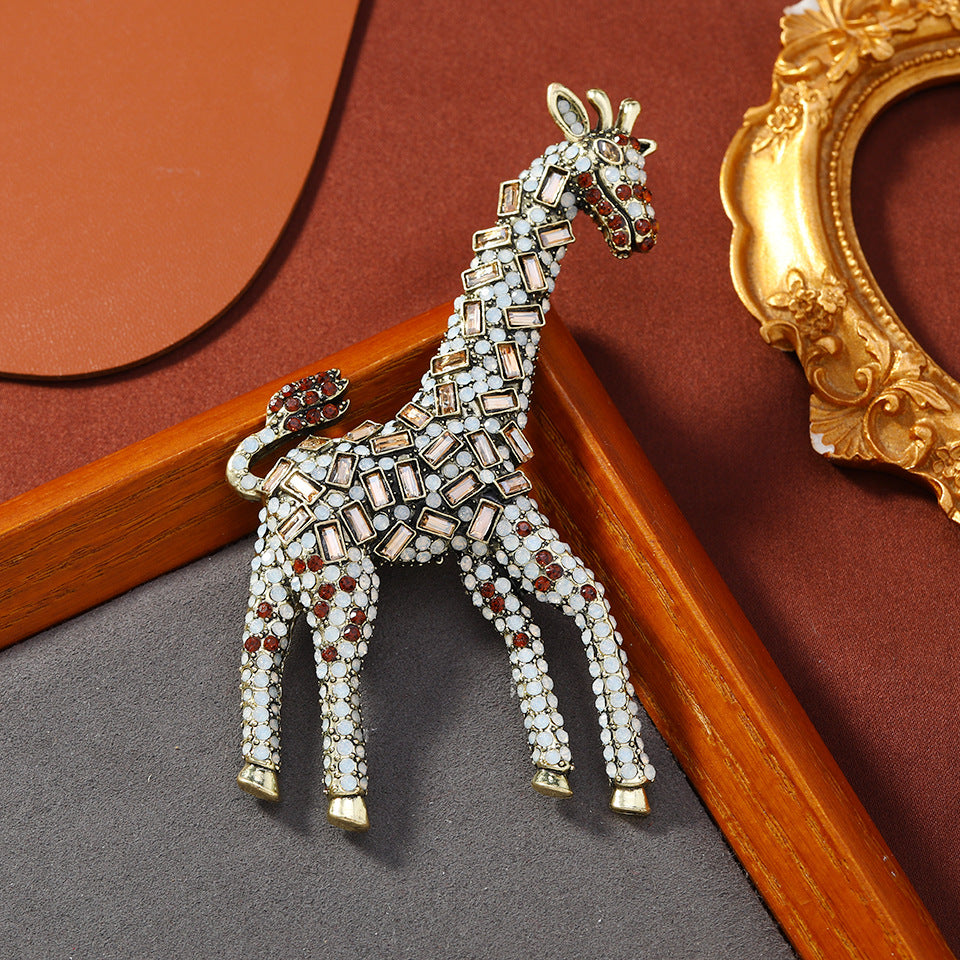 Giraffe Rhinestone Alloy Brooch PA5642