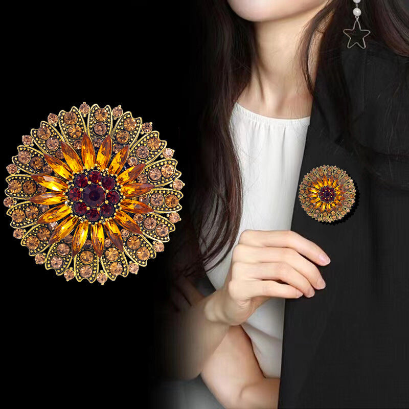 Retro Sunflower Alloy Rhinestone Brooch PA5808
