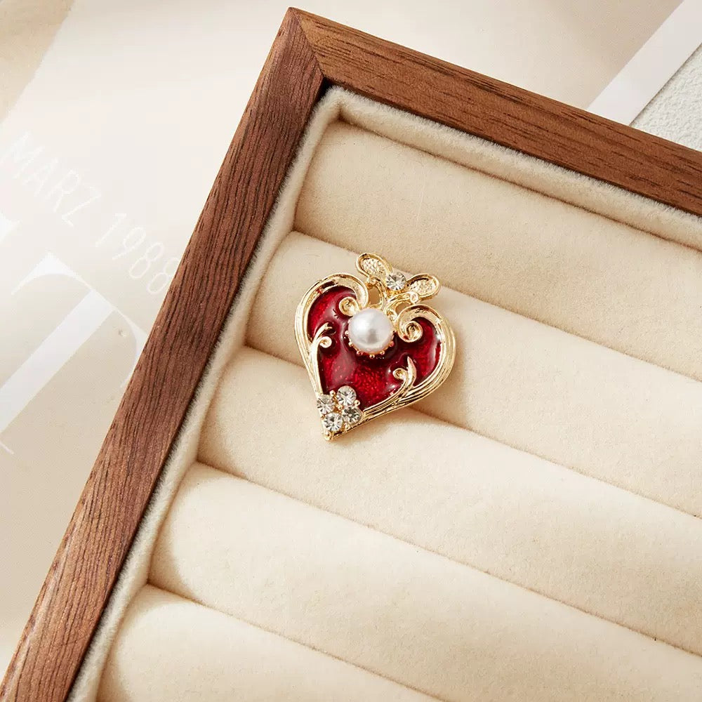 Ace Alloy Brooch PA6357