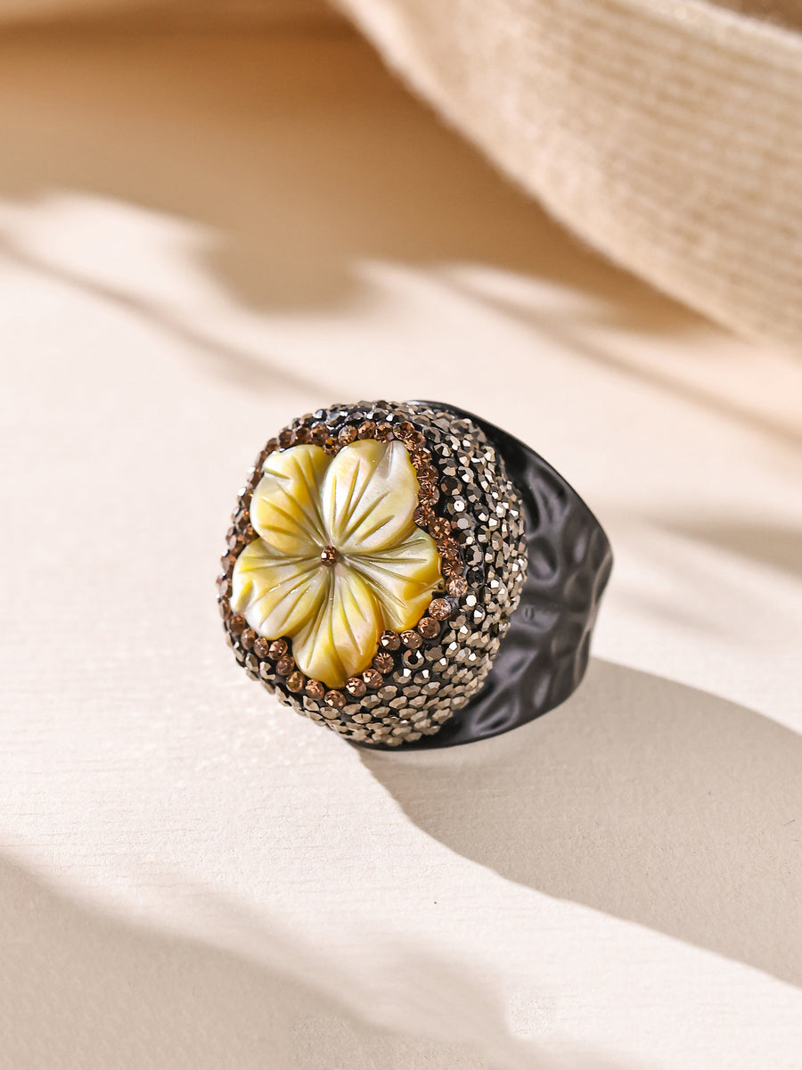 Shell Flower Pavé Cocktail Ring R2851